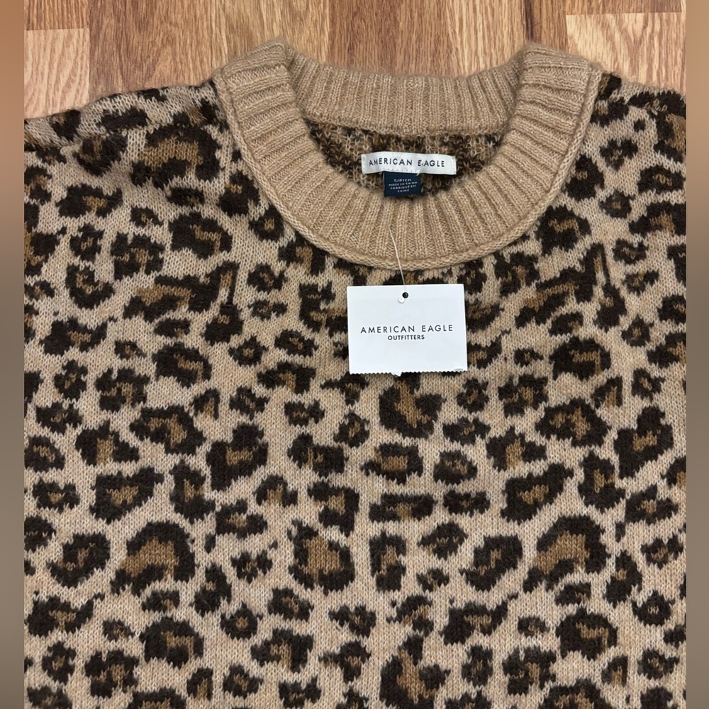 NWT AE Whoa So Soft Classic Crew Neck Sweater size small - Picture 8 of 9